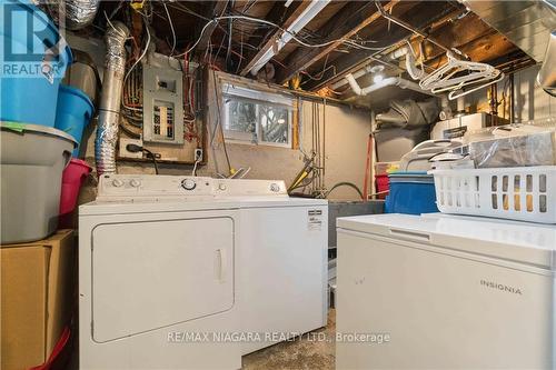 48 Myrtle Ave, Welland, ON - Indoor Photo Showing Laundry Room