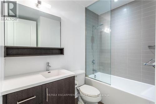 #107 -457 Plains Rd E, Burlington, ON - Indoor Photo Showing Bathroom