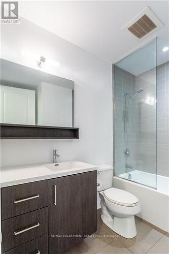 107 - 457 Plains Road E, Burlington, ON - Indoor Photo Showing Bathroom