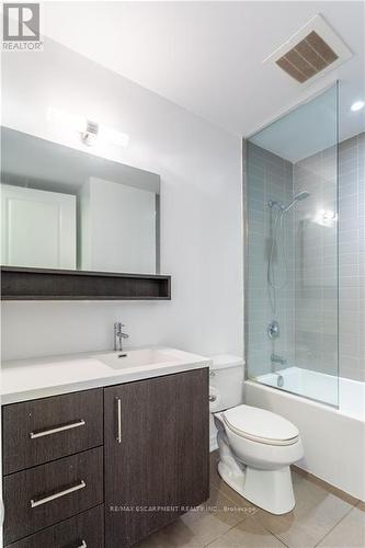 107 - 457 Plains Road E, Burlington (Lasalle), ON - Indoor Photo Showing Bathroom