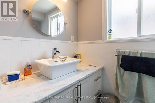 619 Grey St, Brantford, ON - Indoor Photo Showing Bathroom