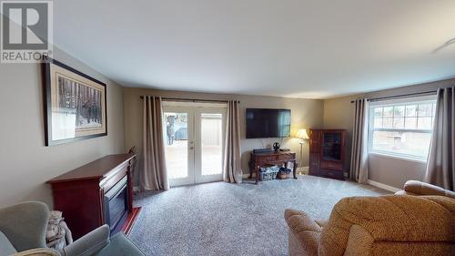 4945 Gloinnzun Drive, 108 Mile Ranch, BC - Indoor Photo Showing Living Room