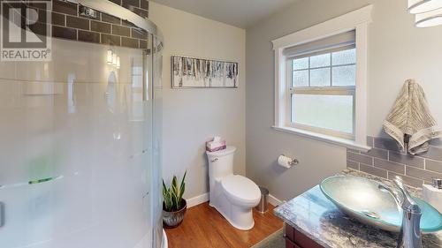 4945 Gloinnzun Drive, 108 Mile Ranch, BC - Indoor Photo Showing Bathroom