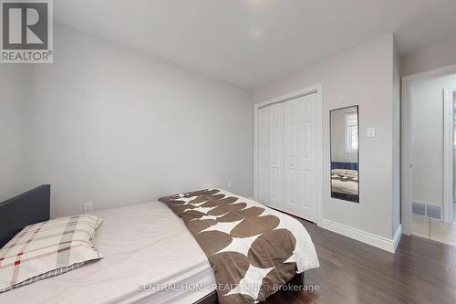 687 7Th Avenue, Hamilton, ON - Indoor Photo Showing Bedroom