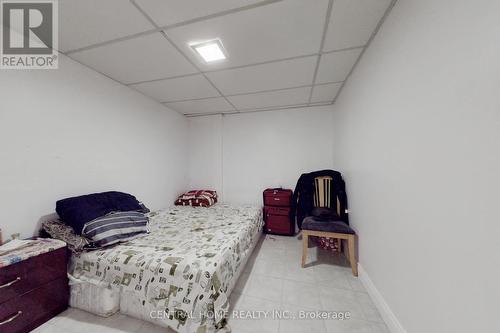 687 7Th Avenue, Hamilton, ON - Indoor Photo Showing Bedroom
