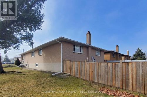 687 7Th Avenue, Hamilton, ON - Outdoor With Exterior