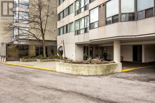 1202 - 200 Robert Speck Parkway, Mississauga, ON - Outdoor