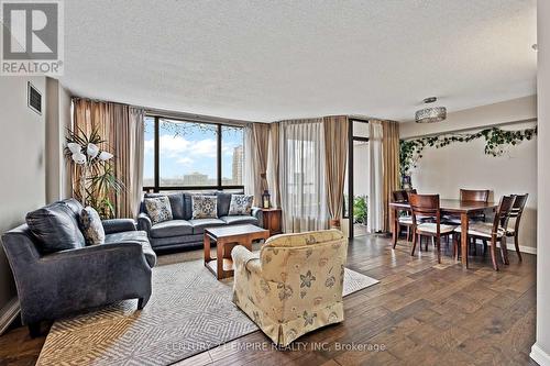 1202 - 200 Robert Speck Parkway, Mississauga, ON - Indoor Photo Showing Living Room