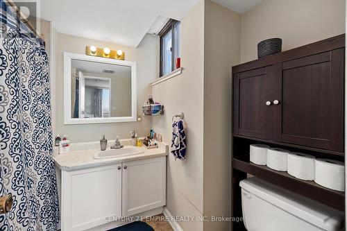 1202 - 200 Robert Speck Parkway, Mississauga, ON - Indoor Photo Showing Bathroom