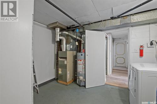 248 19Th Street E, Prince Albert, SK - Indoor Photo Showing Laundry Room