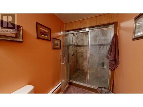 6851 Fawn Creek Road, Lone Butte, BC - Indoor Photo Showing Bathroom