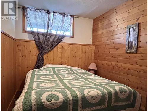 6851 Fawn Creek Road, Lone Butte, BC - Indoor Photo Showing Bedroom