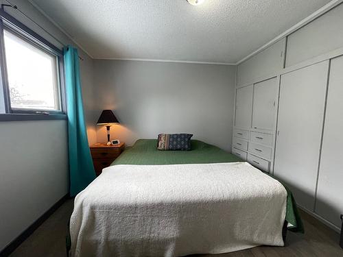 329 6Th Avenue S, Cranbrook, BC - Indoor Photo Showing Bedroom