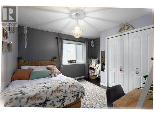 145 Magic Drive, Kelowna, BC - Indoor Photo Showing Bedroom