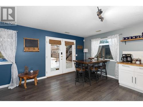145 Magic Drive, Kelowna, BC - Indoor Photo Showing Dining Room