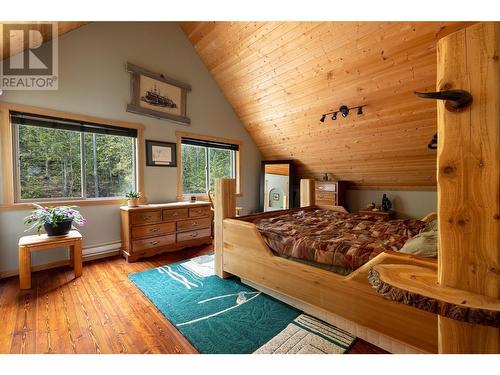 310 Grandview Bench Road, Grindrod, BC - Indoor Photo Showing Bedroom