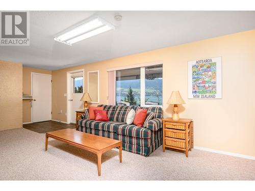 7444 Old Stamp Mill Road, Vernon, BC - Indoor Photo Showing Living Room