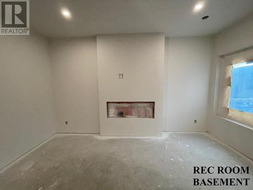 15812 Mcdonagh Road Lot# 9, Lake Country, BC - Indoor With Fireplace