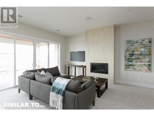 15812 Mcdonagh Road, Lake Country, BC - Indoor Photo Showing Living Room