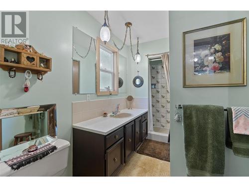 4047 Torry Road Road, Eagle Bay, BC - Indoor Photo Showing Bathroom