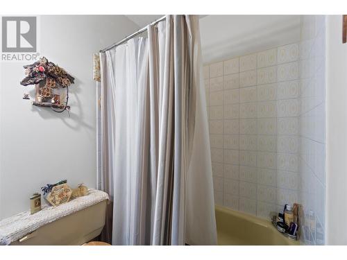 4047 Torry Road Road, Eagle Bay, BC - Indoor Photo Showing Bathroom
