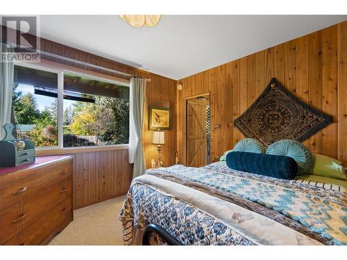 4047 Torry Road Road, Eagle Bay, BC - Indoor Photo Showing Bedroom