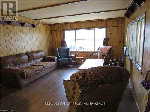 #79 -198 Springbank Dr, London, ON - Indoor Photo Showing Living Room