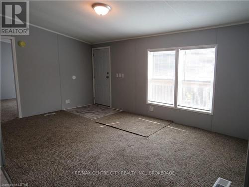 #128 -198 Springbank Dr, London, ON - Indoor Photo Showing Other Room
