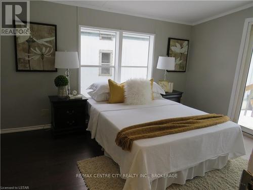 #120 -198 Springbank Dr, London, ON - Indoor Photo Showing Bedroom