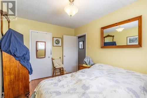 18 Lyndsay St, Brantford, ON - Indoor Photo Showing Bedroom