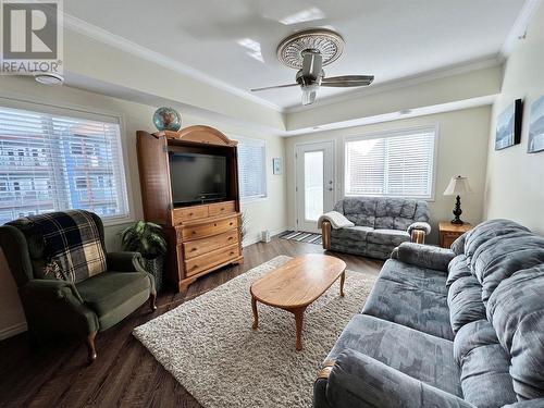 1118 Riverside Avenue Unit# B304, Sicamous, BC - Indoor Photo Showing Living Room
