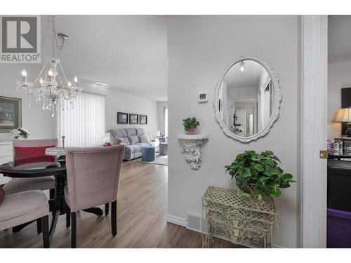 1255 Raymer Avenue Unit# 590, Kelowna, BC - Indoor Photo Showing Dining Room
