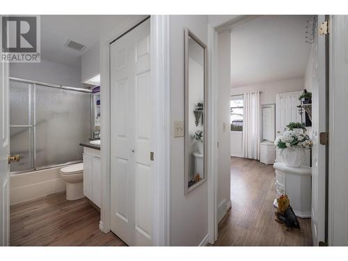 1255 Raymer Avenue Unit# 590, Kelowna, BC - Indoor Photo Showing Bathroom