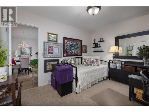 1255 Raymer Avenue Unit# 590, Kelowna, BC - Indoor Photo Showing Bedroom