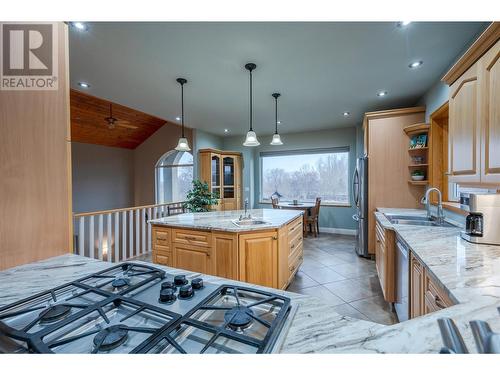 100 Fir Avenue, Kaleden, BC - Indoor Photo Showing Kitchen
