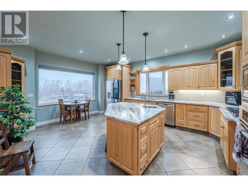 100 Fir Avenue, Kaleden, BC - Indoor Photo Showing Kitchen