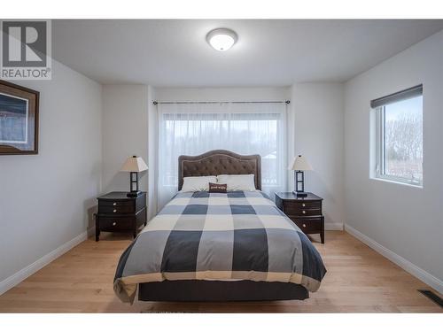 100 Fir Avenue, Kaleden, BC - Indoor Photo Showing Bedroom