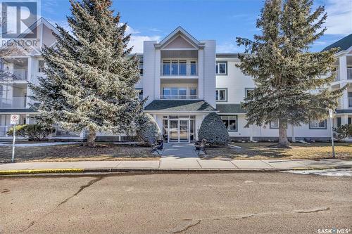 304 331 Macoun Drive, Swift Current, SK - Outdoor With Facade