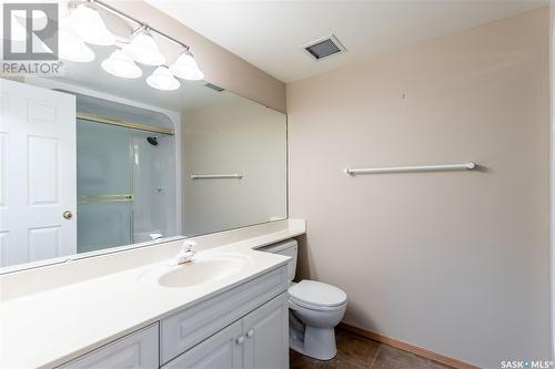 304 331 Macoun Drive, Swift Current, SK - Indoor Photo Showing Laundry Room