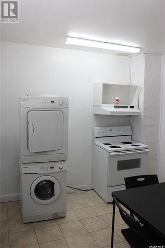 410 Main Street, Climax, SK - Indoor Photo Showing Laundry Room