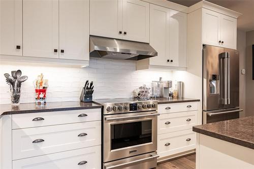 7276 Optimist Lane|Unit #15, Niagara Falls, ON - Indoor Photo Showing Kitchen With Upgraded Kitchen