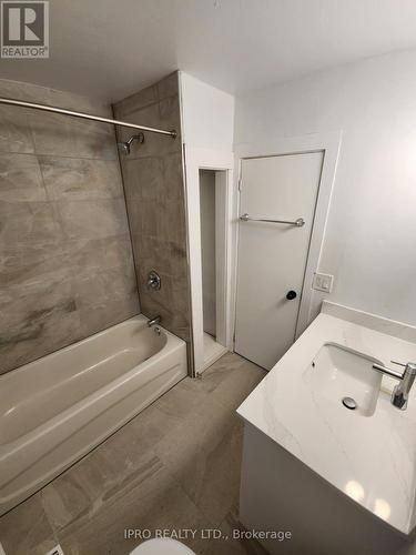 #2 -346 Queenston St, St. Catharines, ON - Indoor Photo Showing Bathroom