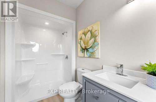 39 Alicia Cres, Niagara Falls, ON - Indoor Photo Showing Bathroom