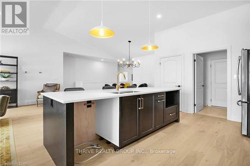 15 - 1080 Upperpoint Avenue, London, ON - Indoor Photo Showing Kitchen With Double Sink