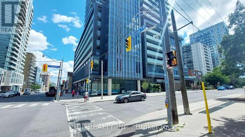 210 - 165 Eglinton Avenue E, Toronto, ON 