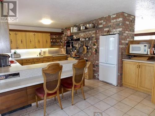 30 Country Club Boulevard, Williams Lake, BC - Indoor Photo Showing Kitchen