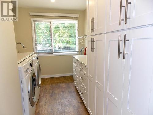 30 Country Club Boulevard, Williams Lake, BC - Indoor Photo Showing Laundry Room