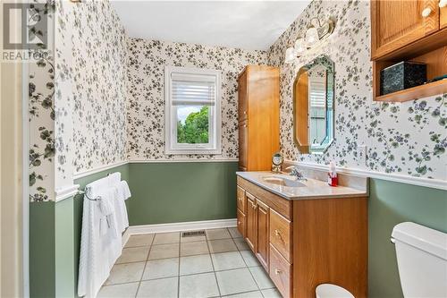 58 Queen Victoria Street, Napanee, ON - Indoor Photo Showing Bathroom