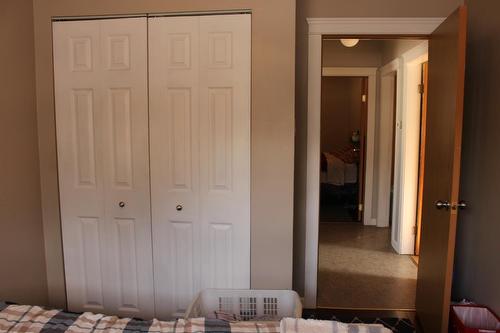 1495 Third Avenue, Trail, BC - Indoor Photo Showing Bedroom