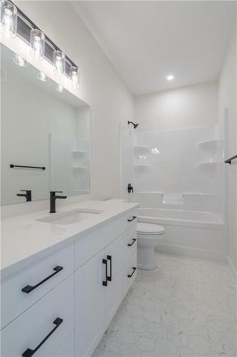 41 Harry Waytiuk Drive, East Selkirk, MB - Indoor Photo Showing Bathroom